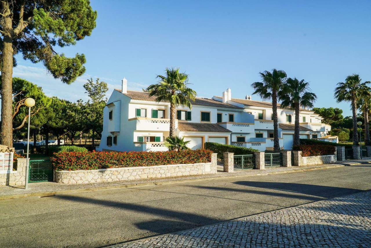 Falesia Beach Villa By The Portuguese Butler Olhos de Agua  Luaran gambar
