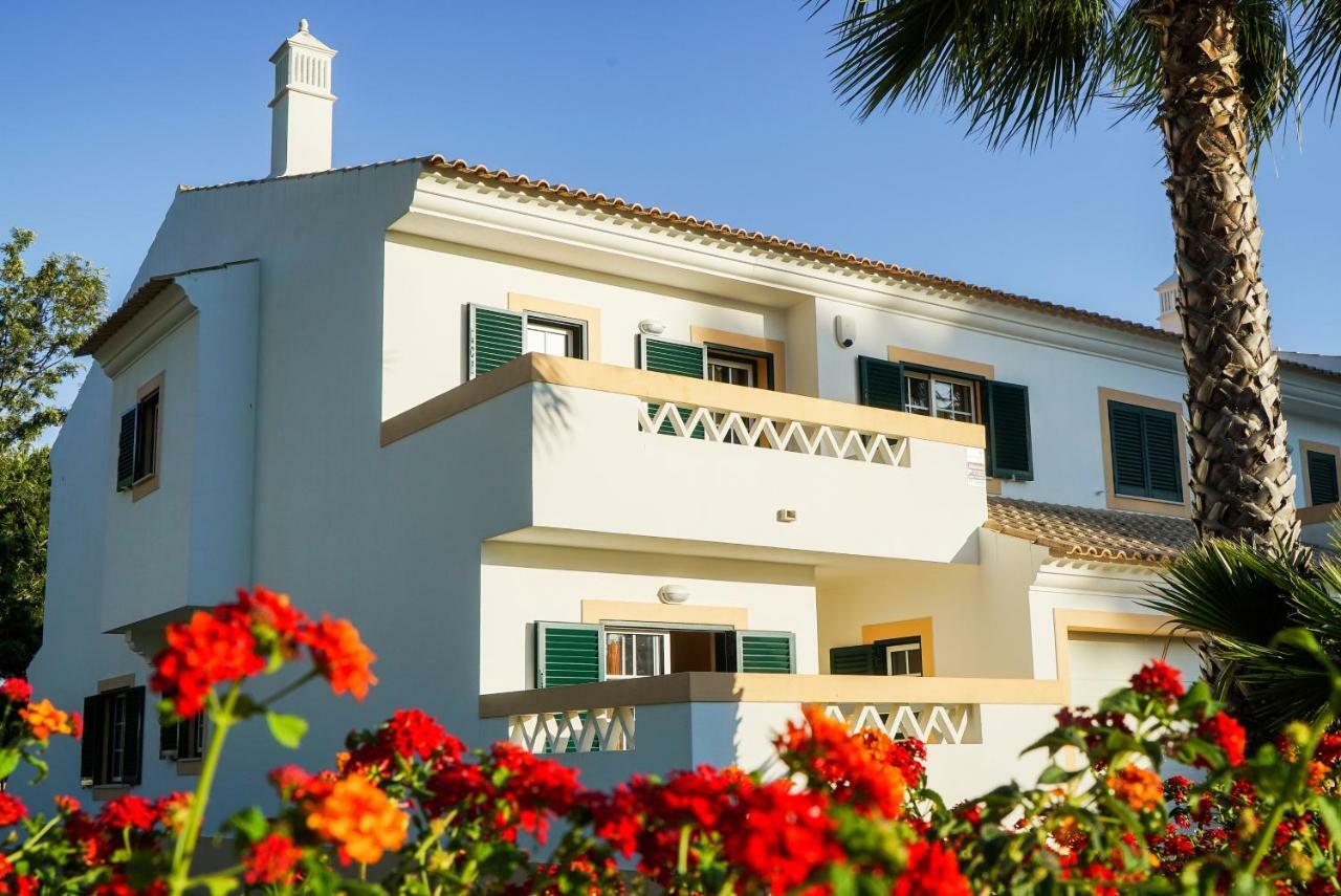 Falesia Beach Villa By The Portuguese Butler Olhos de Agua  Luaran gambar